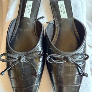 Steve Madden Black Croc-Embossed Loafers, 7.5